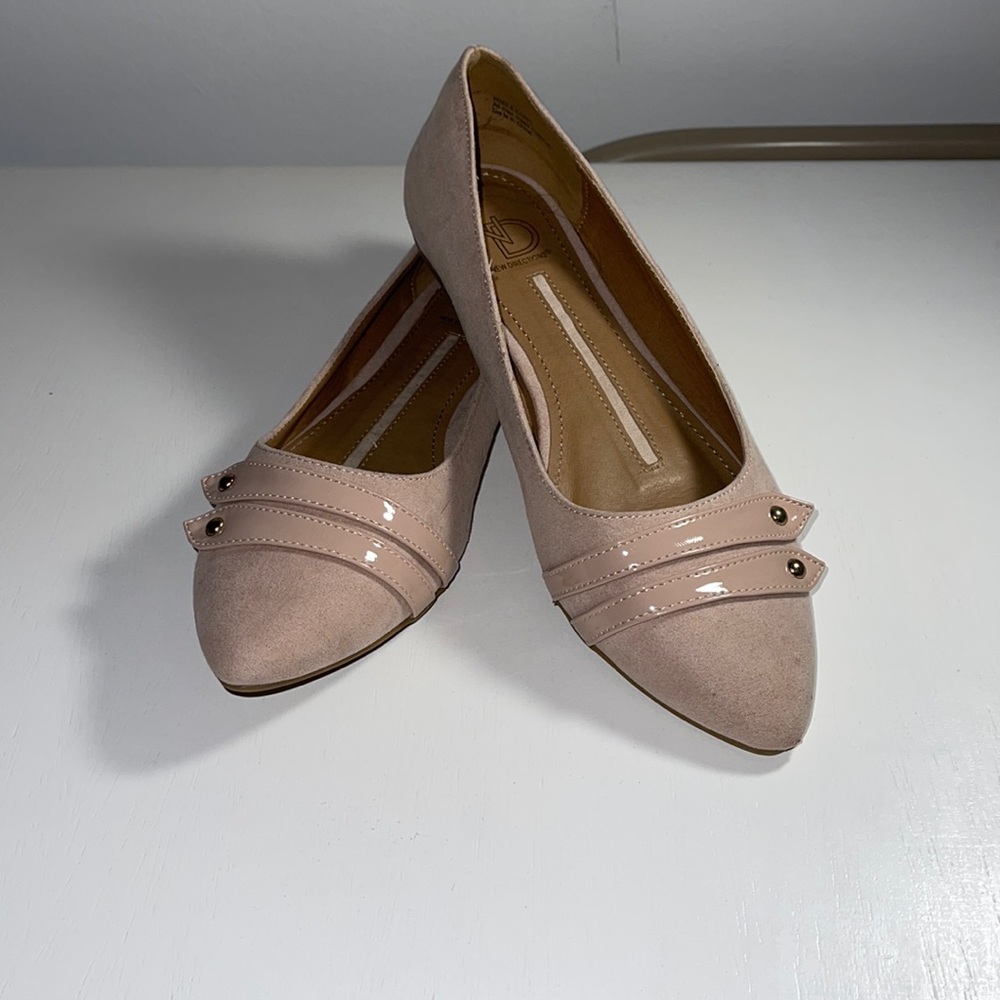 Pink nude flats